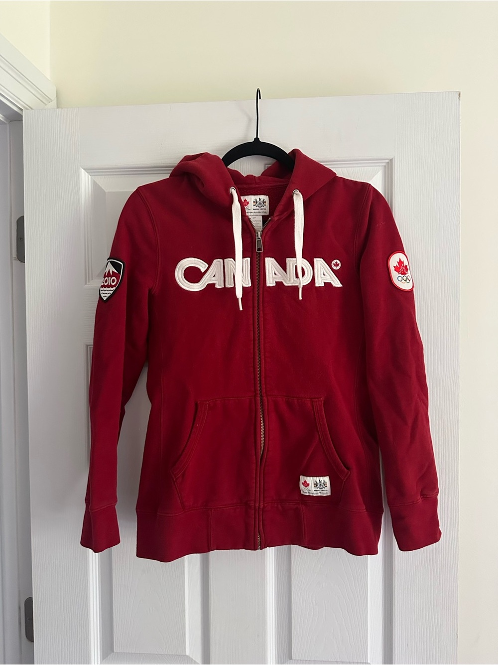 Size S Hudson’s Bay Women’s Vintage 2010 Canada Olympic Zip Hoodie Red Collectib - Picture 3 of 9